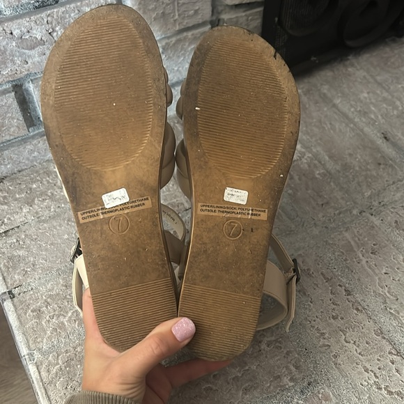 American Eagle Crossover Padded Wedge Sandal - Picture 4 of 5